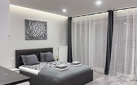 Good Time Apartments Bóżnicza 1&Małe Garbary 8 - Centrum Poznania, 2 min od Starego Rynku